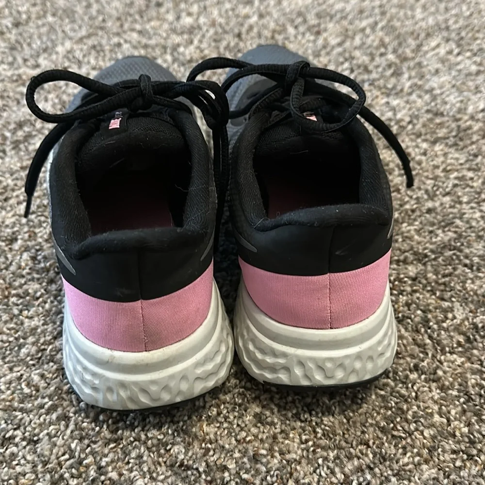 Nike Revolution Psychic Pink Running Sneakers Women's US 7.5 - Picture 4 of 9